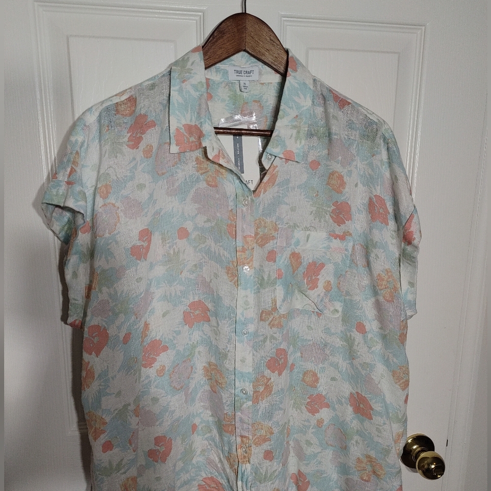 TRUE CRAFT Pastel Floral Blouse